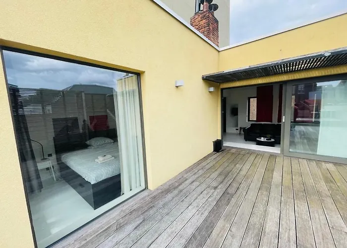 Down Town Penthouse With Private Parking
